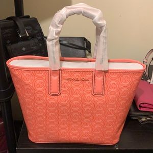 Michael kors tote